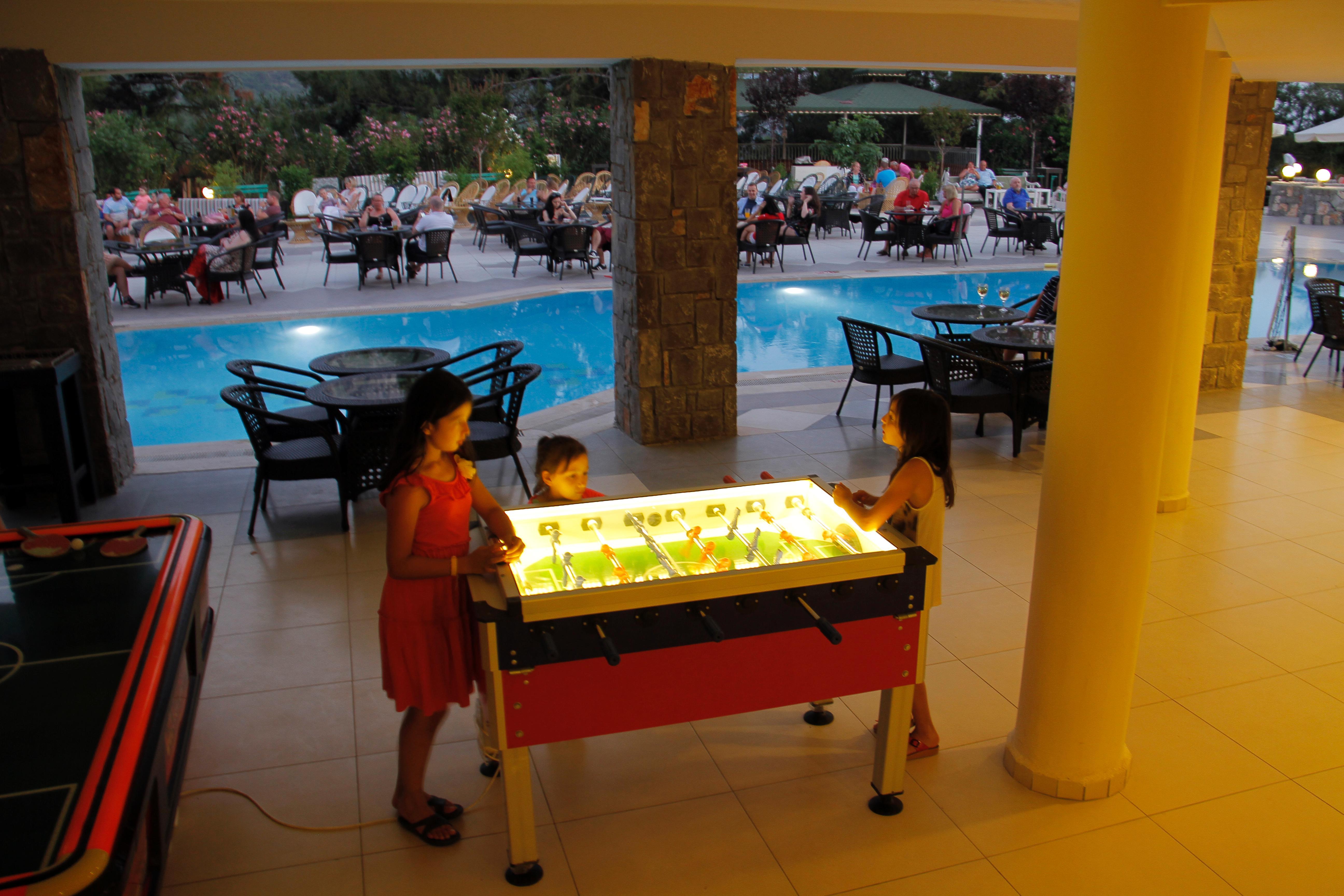 Nicholas Park Hotel โอลลุนเดนิซ ภายนอก รูปภาพ